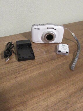 Nikon Coolpix W100 13.2MP Waterproof Shockproof Camera w/Battery & Charger Works